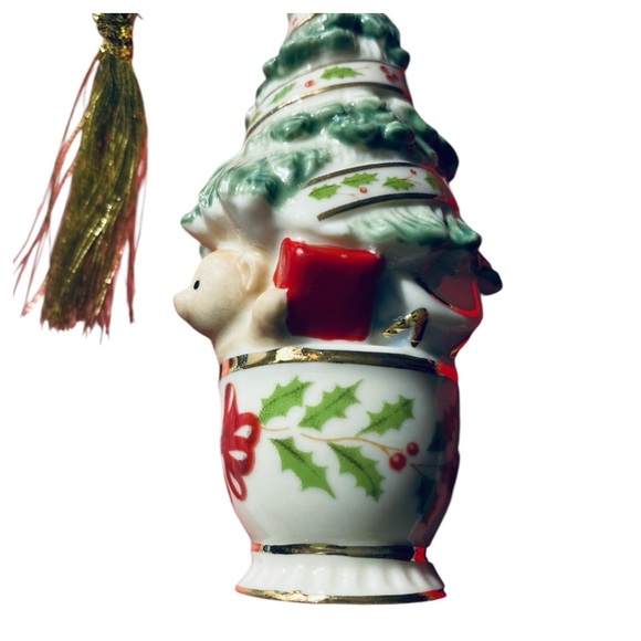 LENOX - BOXED LENOX HOLIDAY CHRISTMAS TREE ORNAMENT #6386007 BEAR HOLLY BERRY - Picture 4 of 7